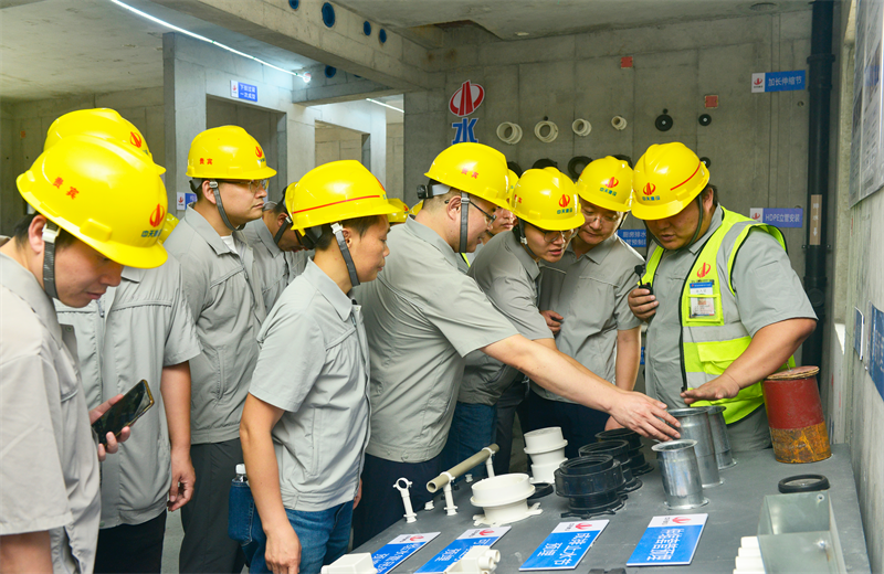 为进一步推进优质客户高效履约，提升交付品质、达成客户满意，2025年6月25日，w66旗舰厅建设集团在上海组织召开2025年越秀地产、华润置业客户履约推进会。